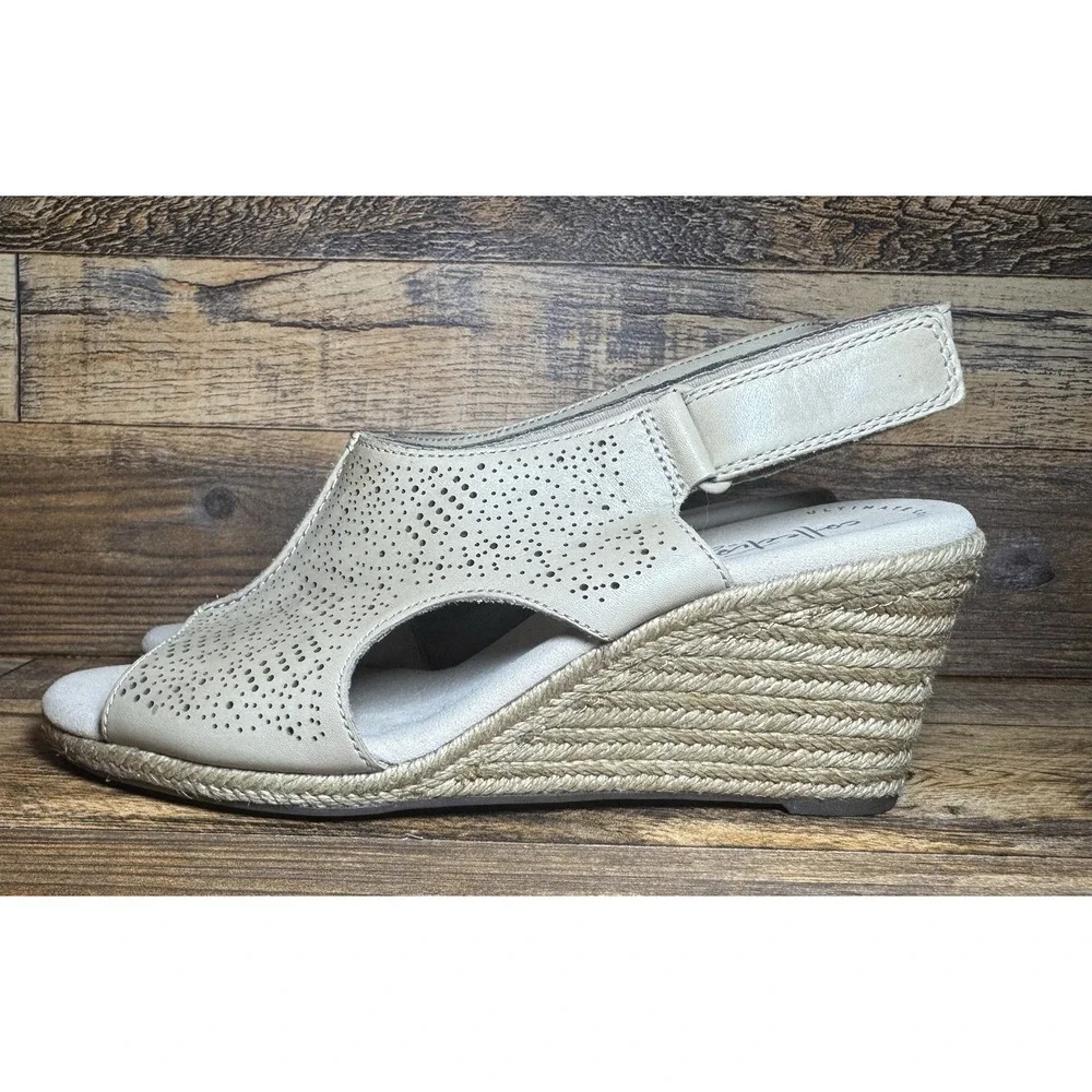 Clarks Petrina‎ Selma 26132194 Size 8.5 Beige Leather Espadrille Wedge Sandals